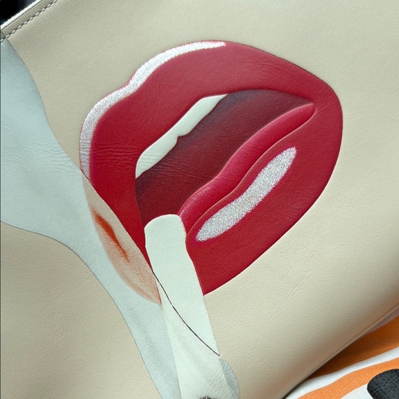 Coach LTD EDITION COACH X TOM WESSELMANN TURNLOCK WRISTLET LIPS IVORY CA221 - Picture 9 of 12